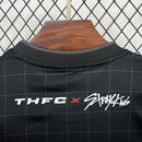 TOTTENHAM HOTSPUR EDICION LIMITADA 25/26 HOMBRE STRAY KIDS X LONDON ENGLAND